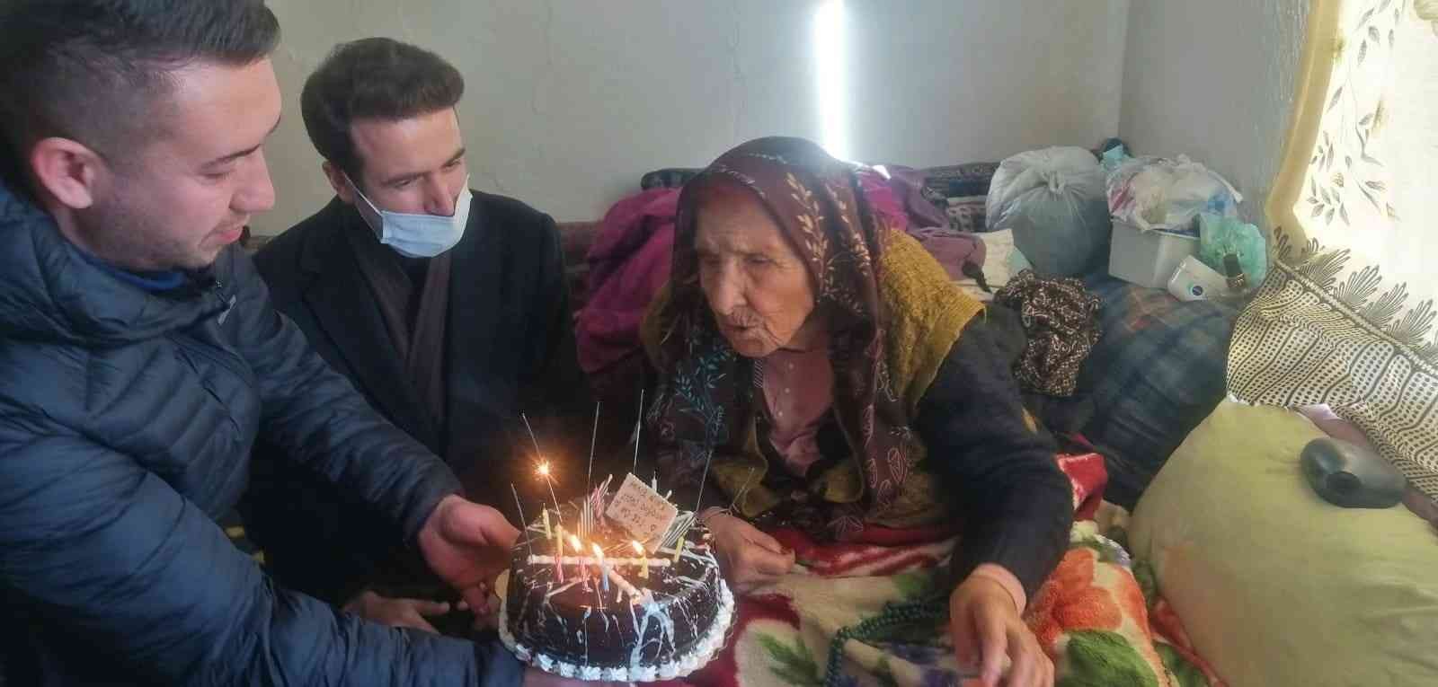 20 yıl önce öldü diye selasını verdiler, bugün 121. yaşını kutladı #yozgat