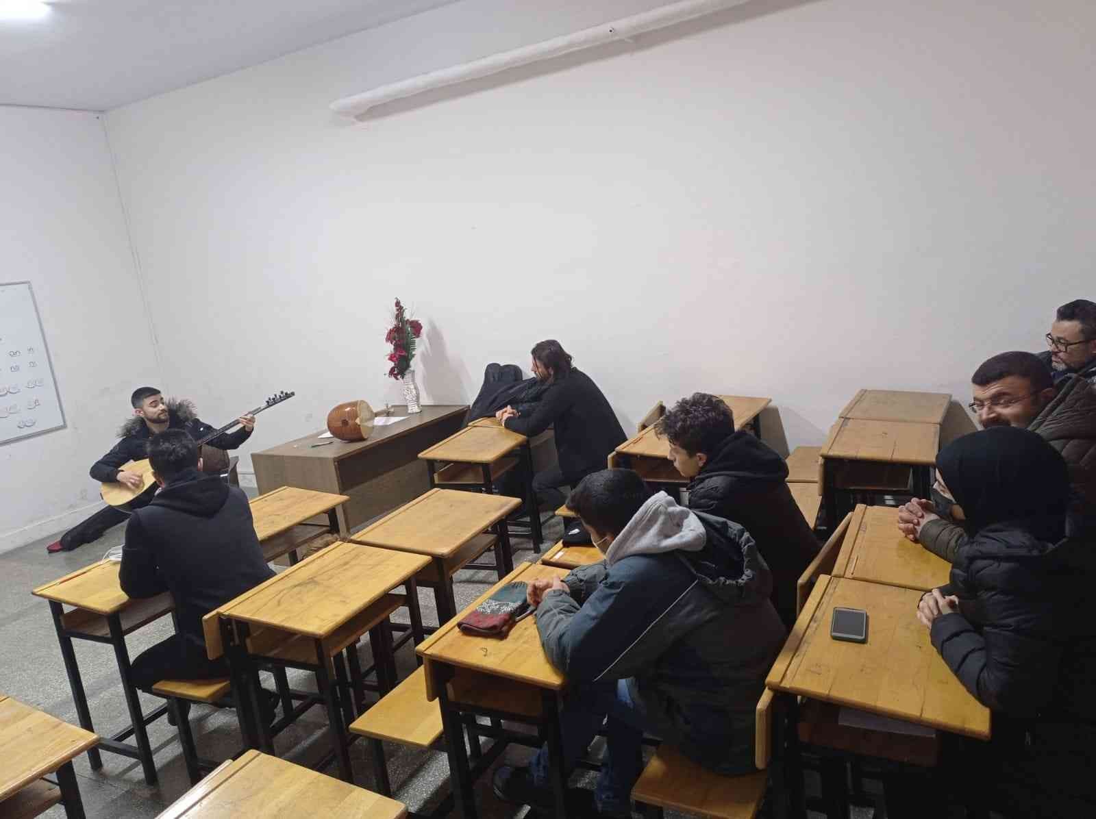 İnebolu Halk Eğitim Merkezinde bağlama kursu açıldı #kastamonu