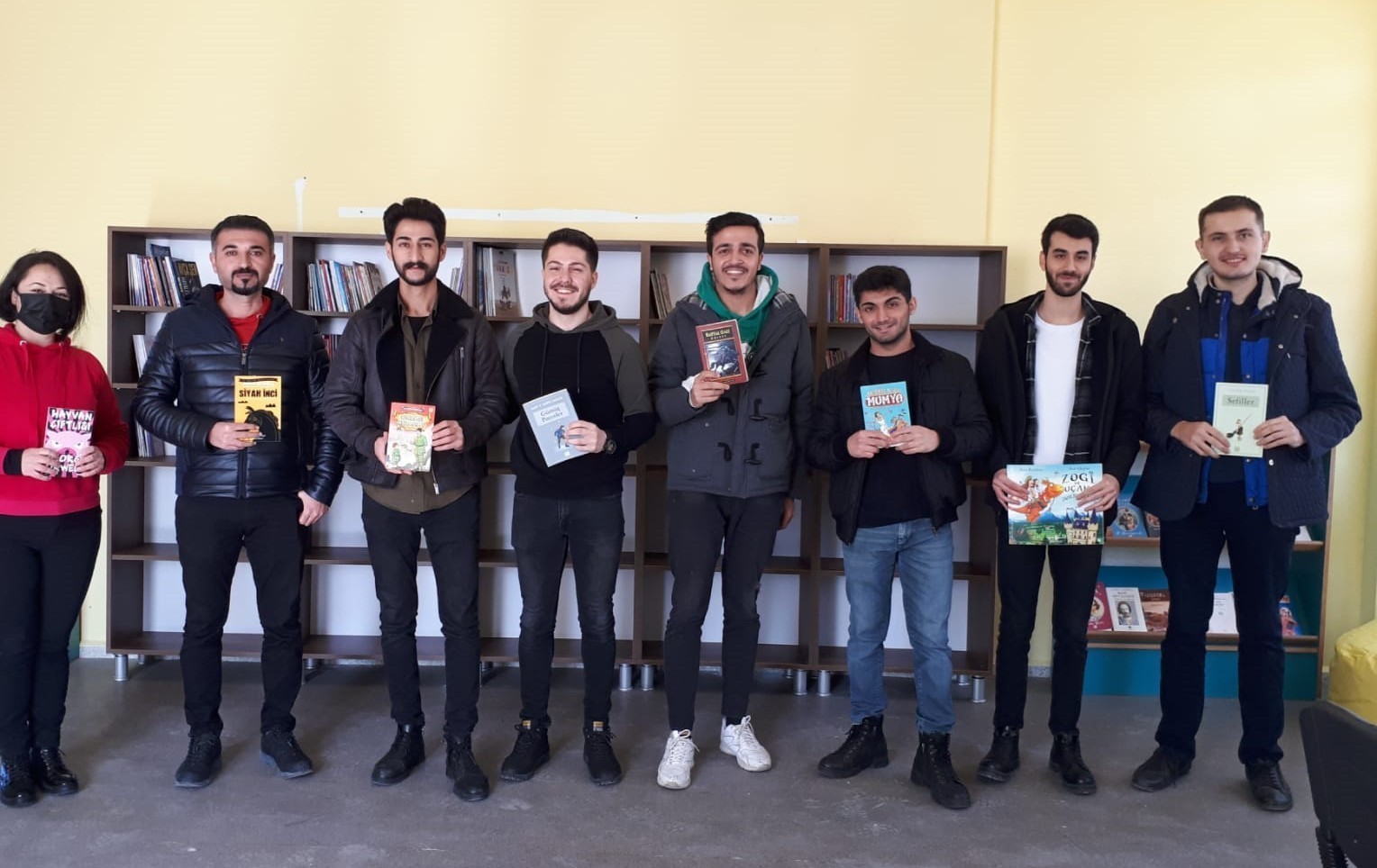 ADÜ öğrencileri kırsal mahallelerdeki okullara kütüphane kuruyor #aydin