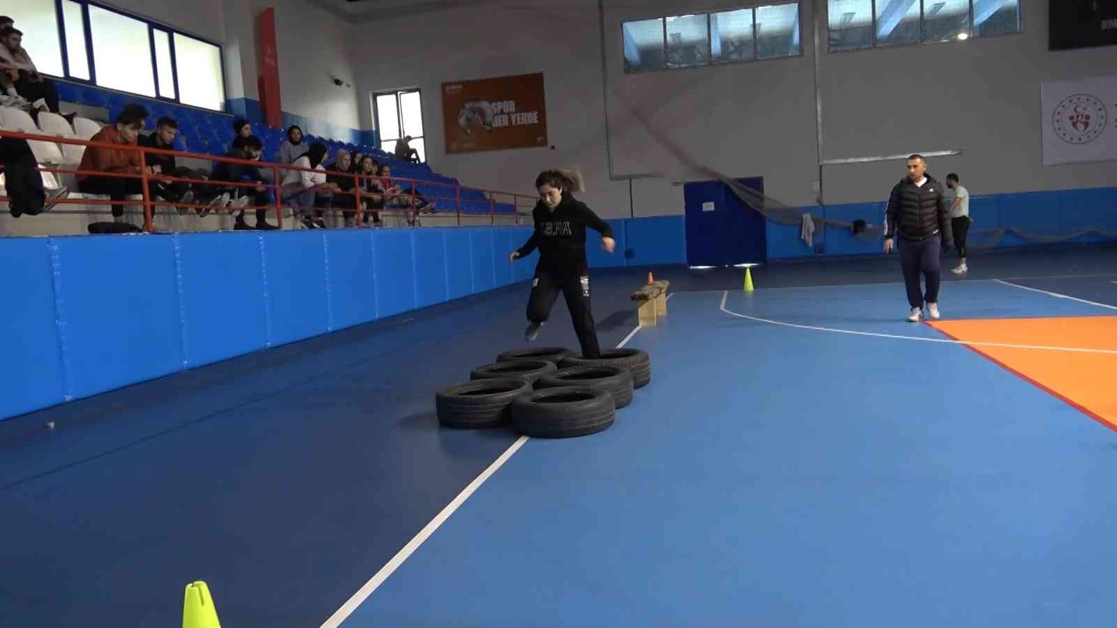 Tatvanlı gençler polis olmak için ter döküyor