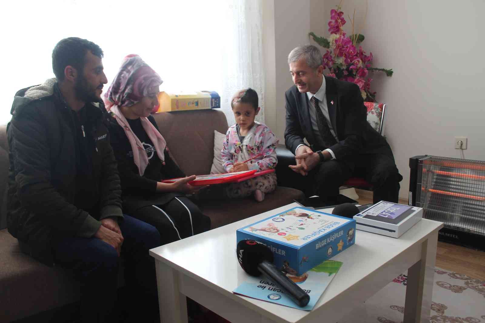 Minik Asiye’nin yeni evindeki ilk ziyaretçisi Tahmazoğlu oldu #gaziantep