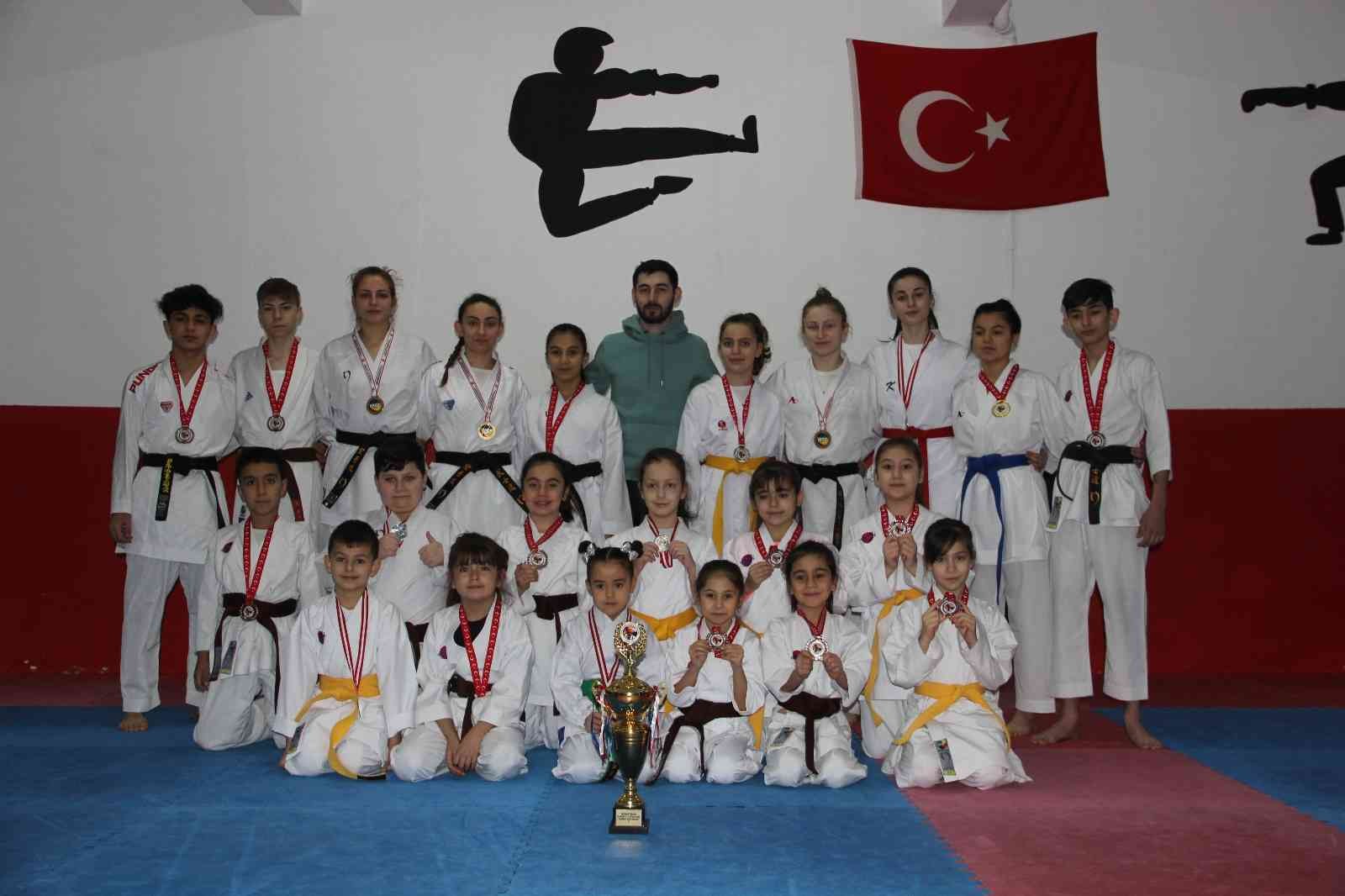 Manisalı karatecilerin hedefi önce Türkiye ardından Avrupa şampiyonluğu #manisa