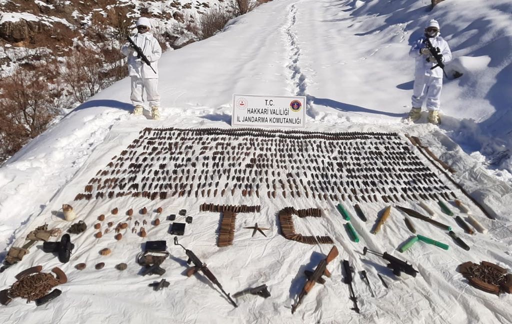 Hakkari’de çok sayıda mühimmat ele geçirildi