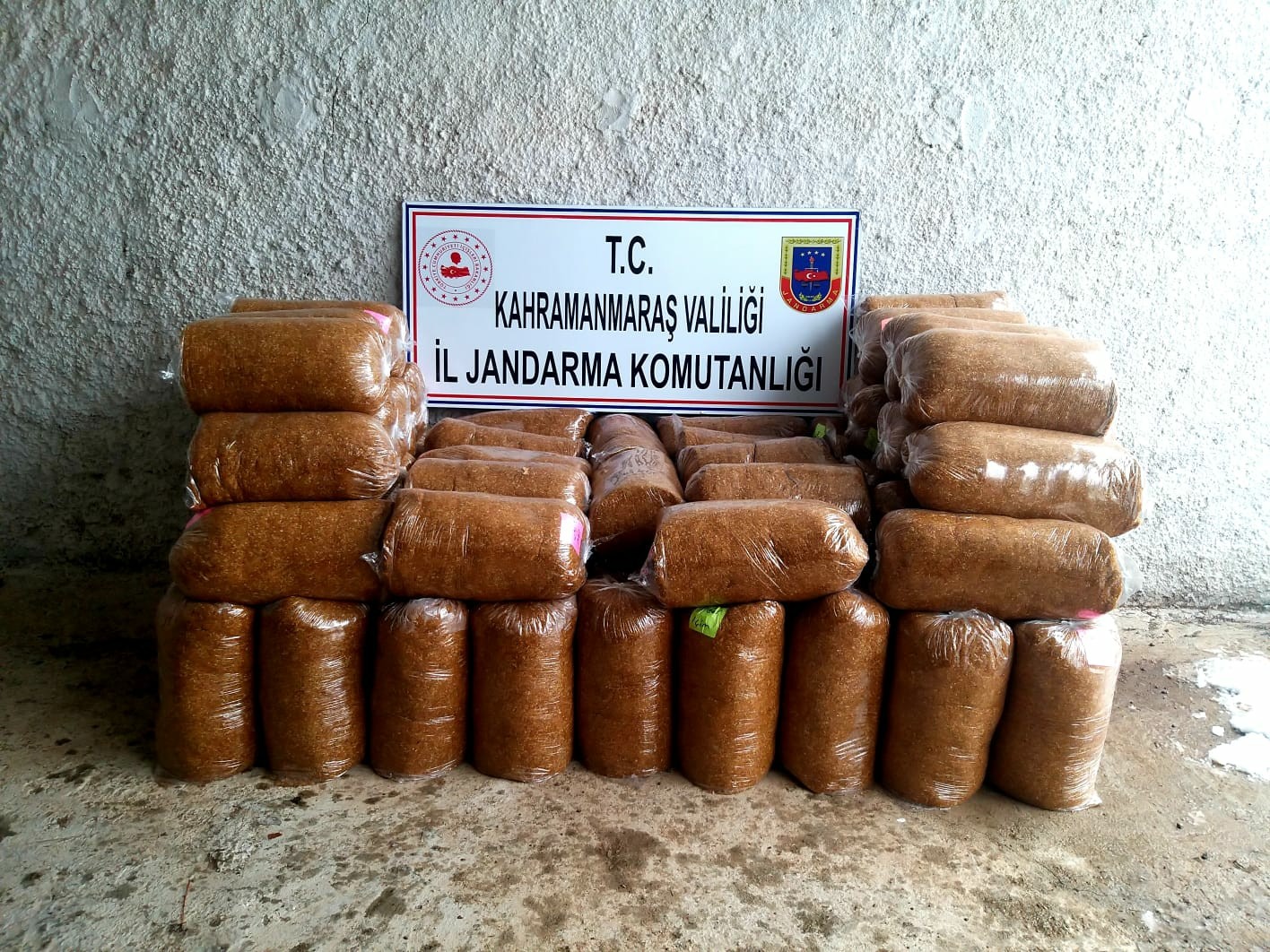 Kahramanmaraş’ta 210 kilogram kaçak tütün ele geçirildi #kahramanmaras