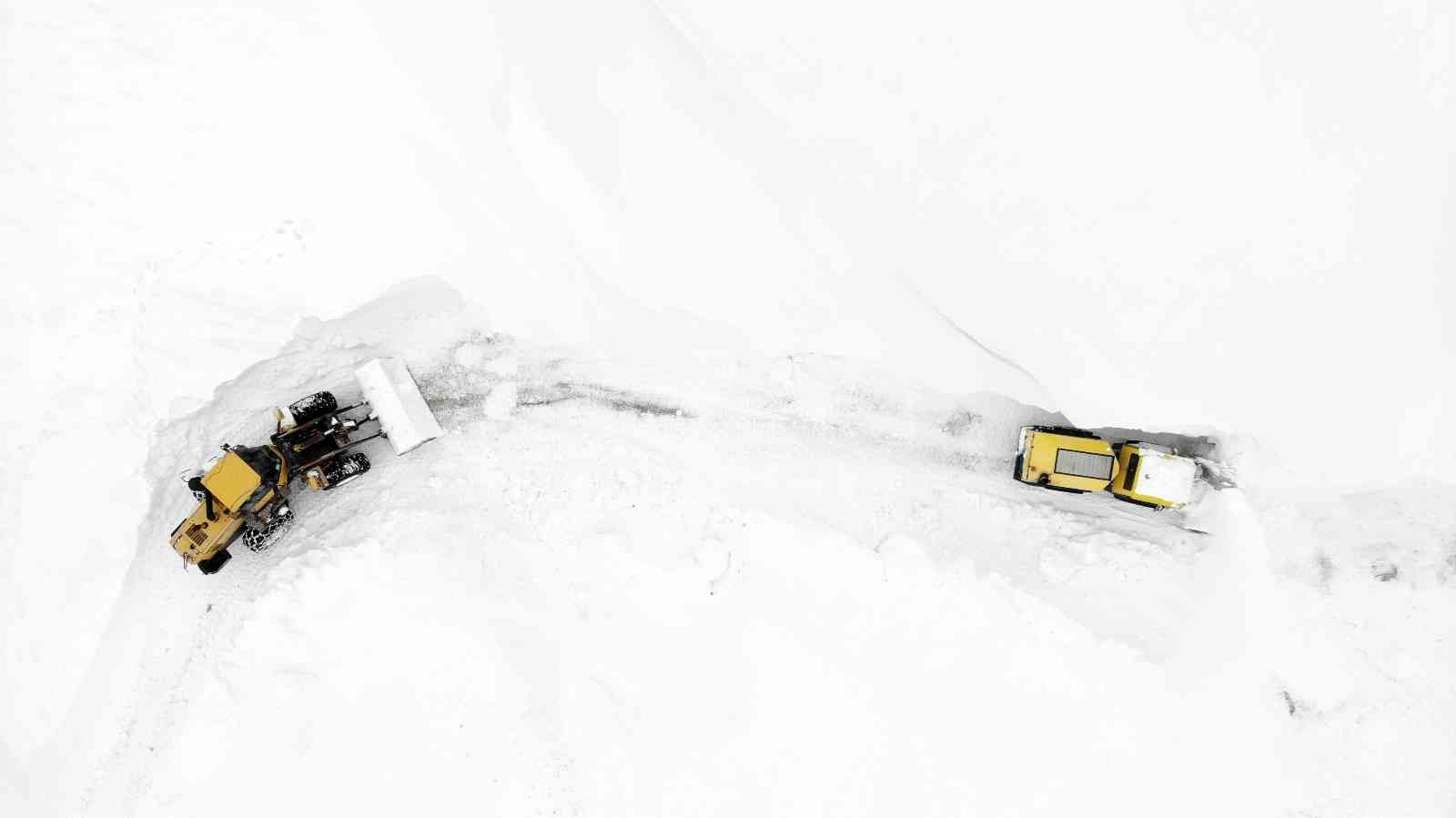 Muş’ta 10 metrelik karla mücadele #mus