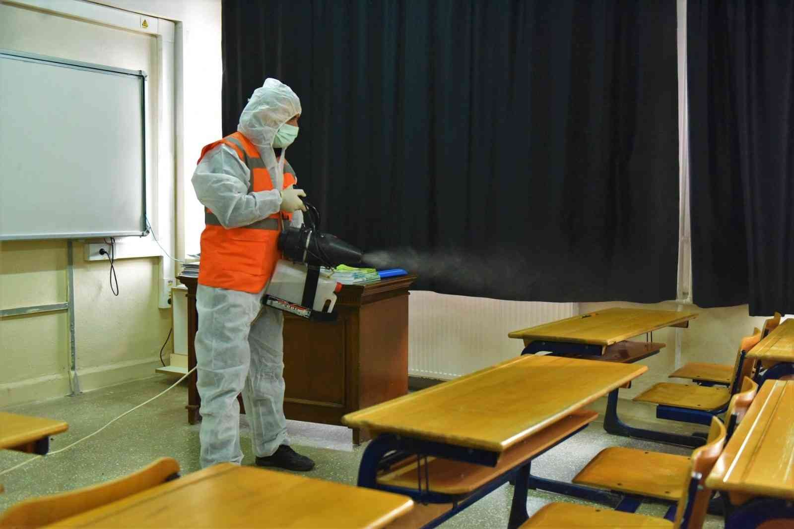 Altınordu’da okullarda yaklaşık 2 milyon metrekare alan dezenfekte edildi #ordu