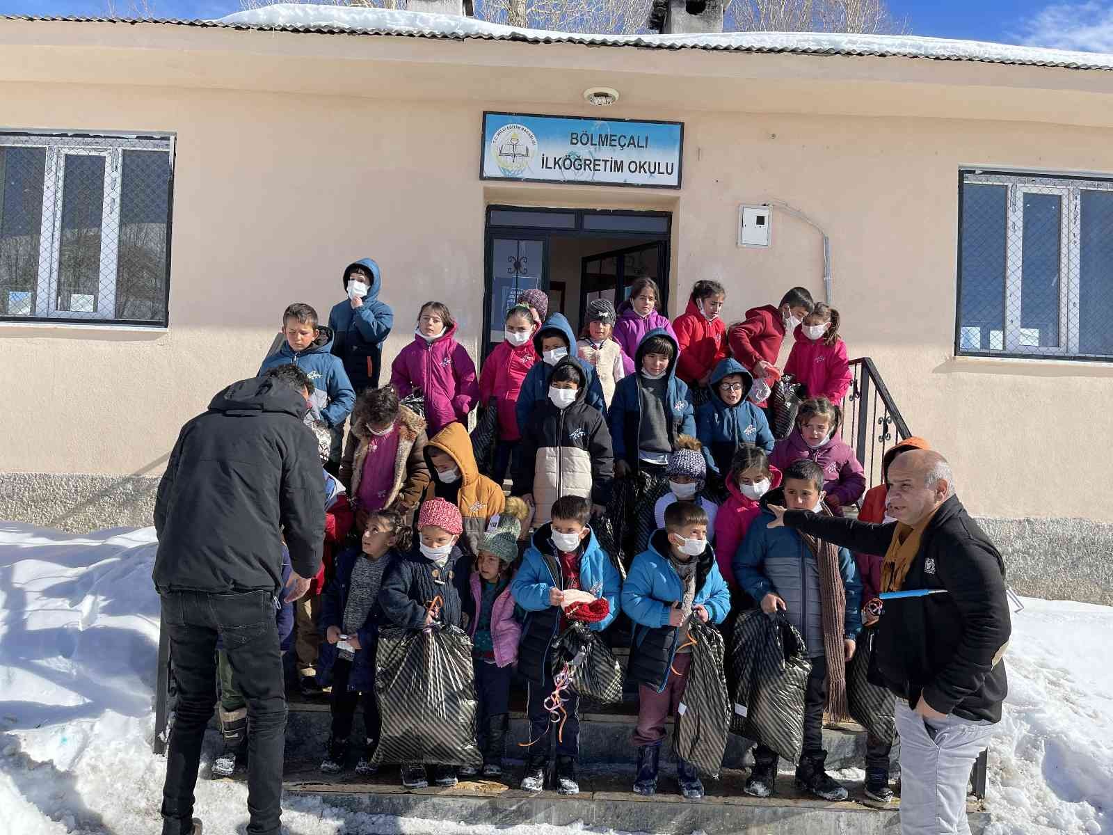 Diyarbakır’dan Van’a uzanan iyilik köprüsü #diyarbakir