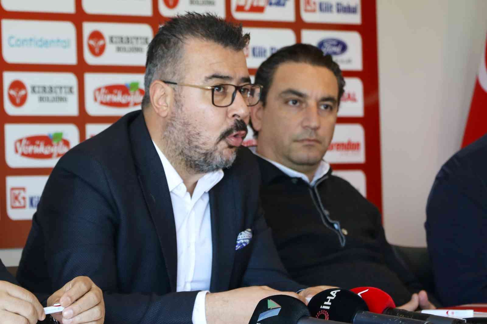 Antalyaspor, yeni transferleri için imza töreni düzenledi #antalya