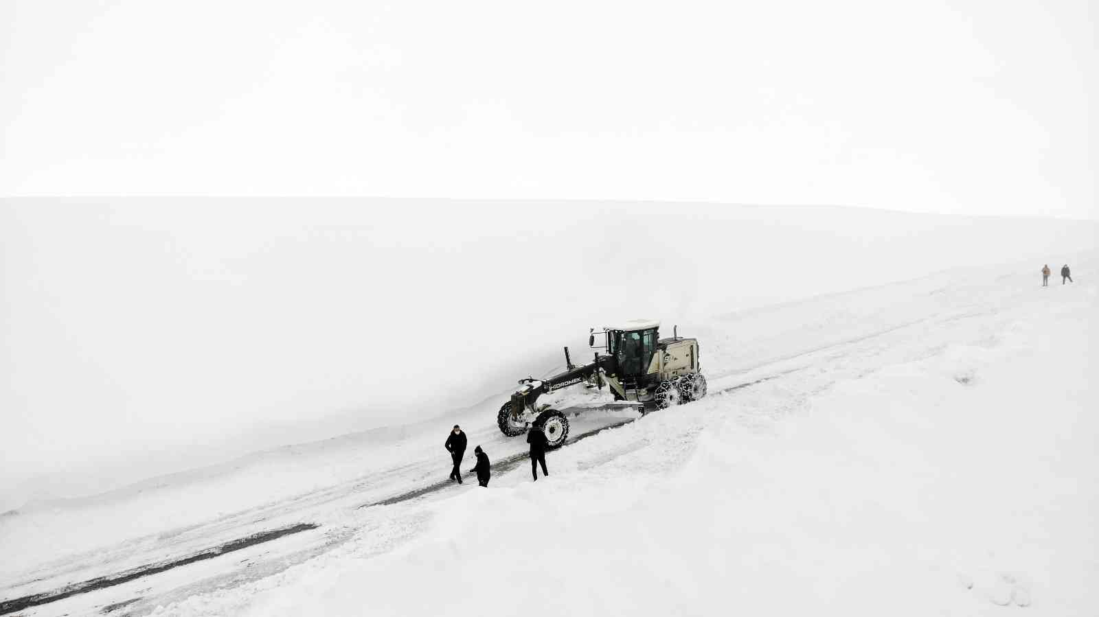 Muş’ta kapalı yollar ulaşıma açılıyor #mus