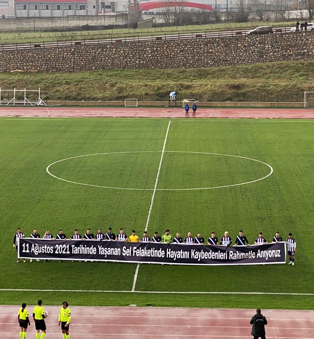 Sinopsporlu futbolcular yaşanan sel felaketini unutturmadı