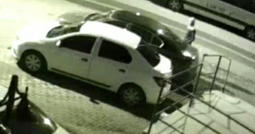 Ataşehir’de otomobillerden hırsızlık yapan 2 şüpheli yakalandı