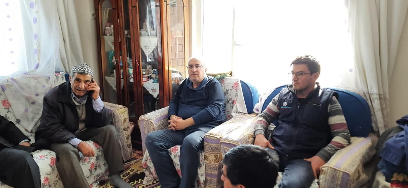 Başkan Arslan evi yanan aileyi ziyaret etti #denizli