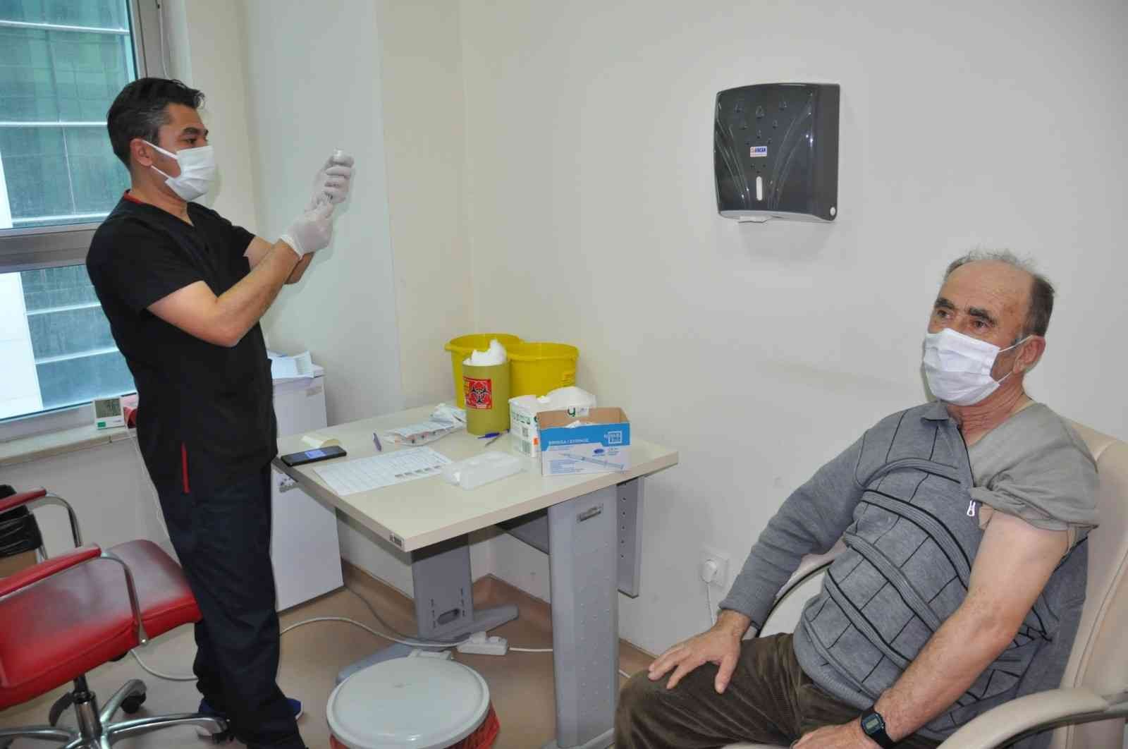 Karaman’da, TURKOVAC aşısına büyük ilgi #karaman
