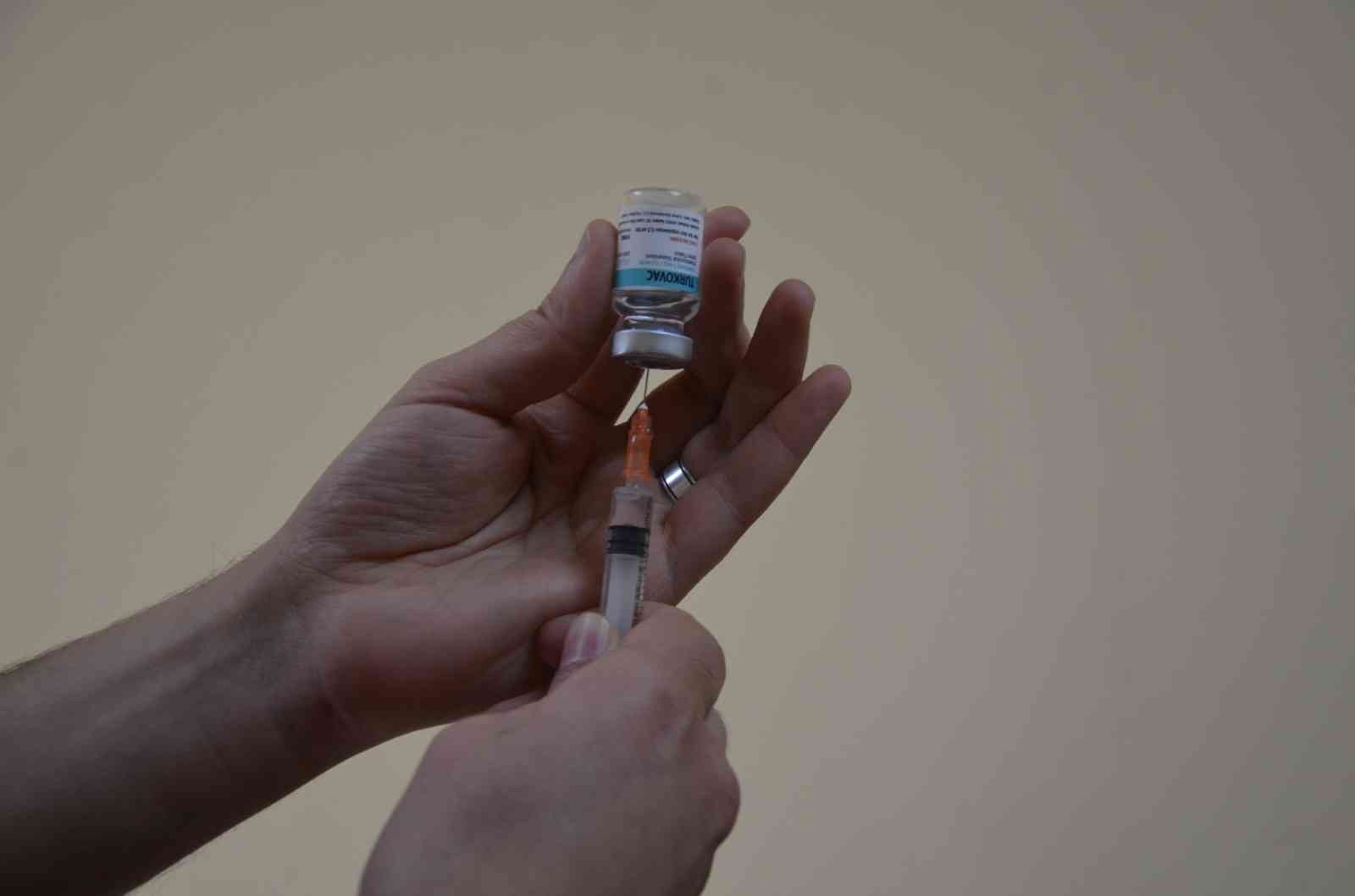 Şanlıurfa’da üretilen Turkovac aşısı il merkezinde uygulanmaya başlandı