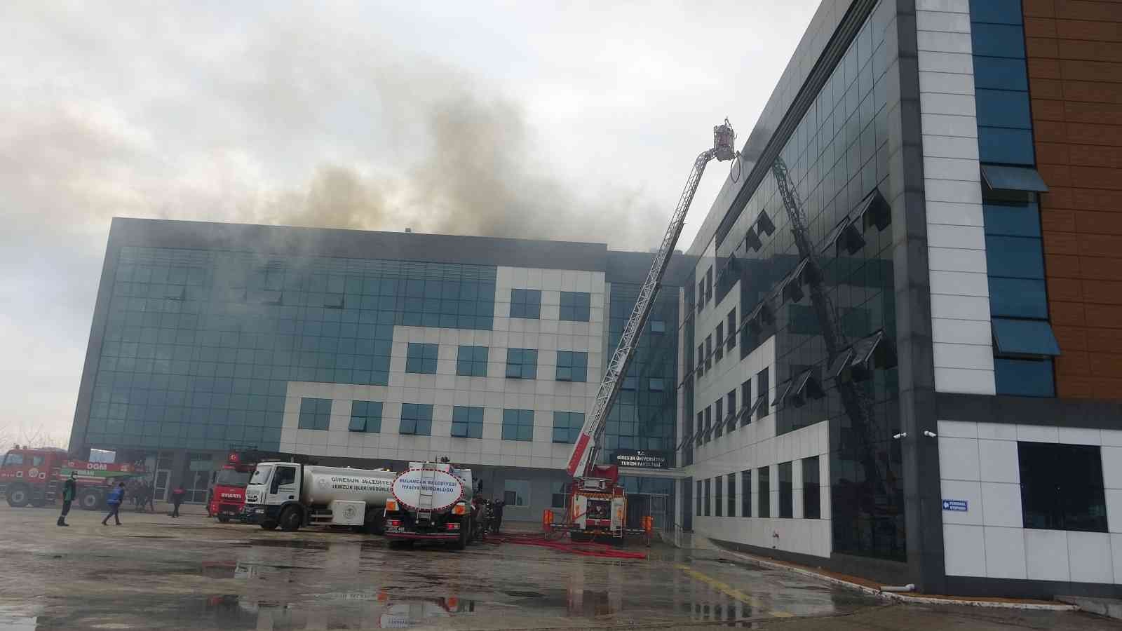 Giresun Üniversitesinde  korkutan yangın #giresun