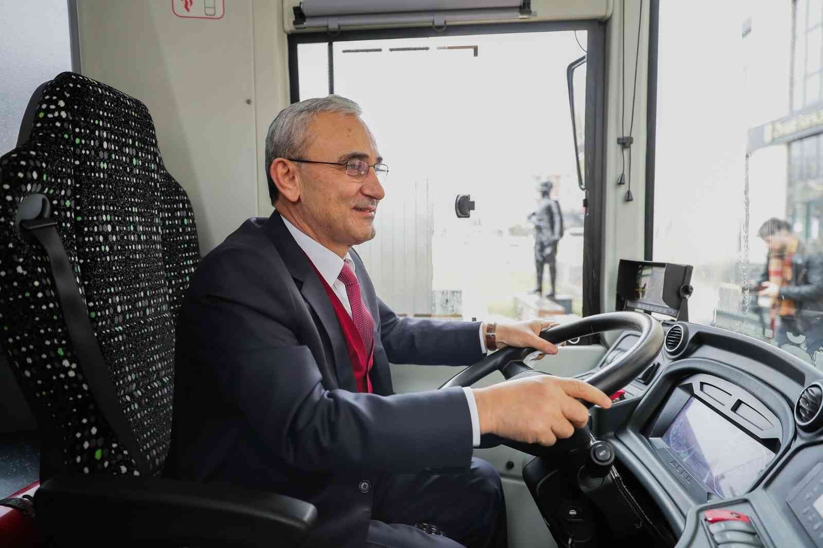 Başkan Alim Işık: Yüzde yüz yerli elektrikli otobüs Kütahya’ya hayırlı olsun #kutahya