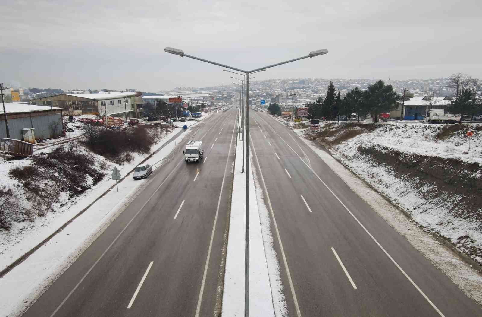 Tekirdağ’da kar şiddetini arttırdı
