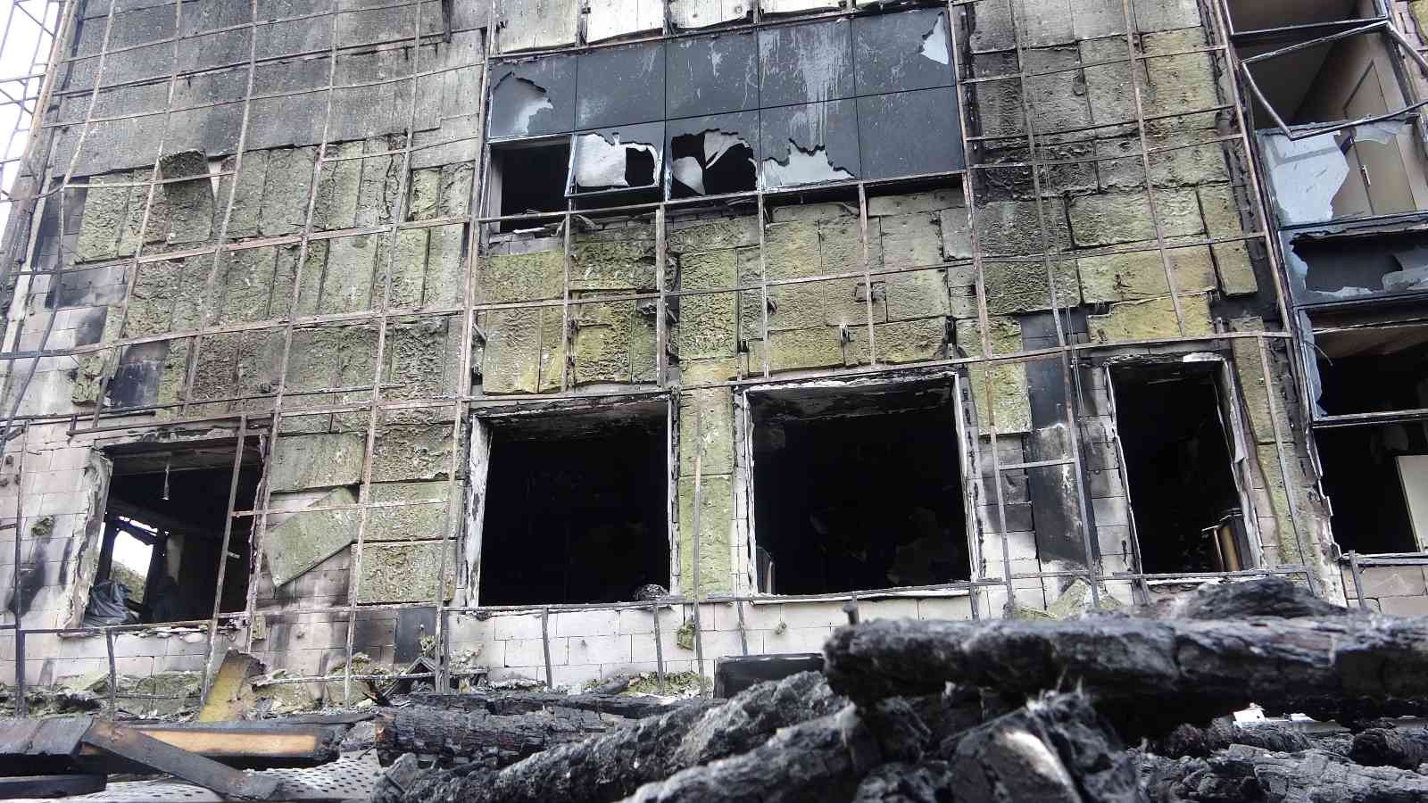 Yanan Giresun Üniversitesi binasında hasar tespit çalışması başlatıldı #giresun