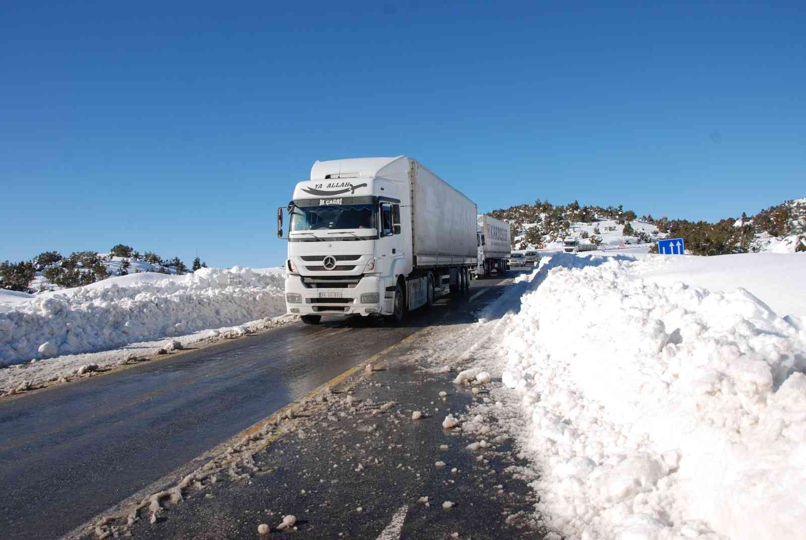 Antalya-Konya karayolu tüm araç trafiğine açıldı