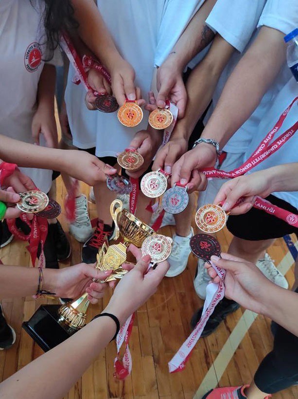 Yenimahalle Belediyesi sporcuları Kick Boks Türkiye Şampiyonası’ndan madalya ile döndü #ankara