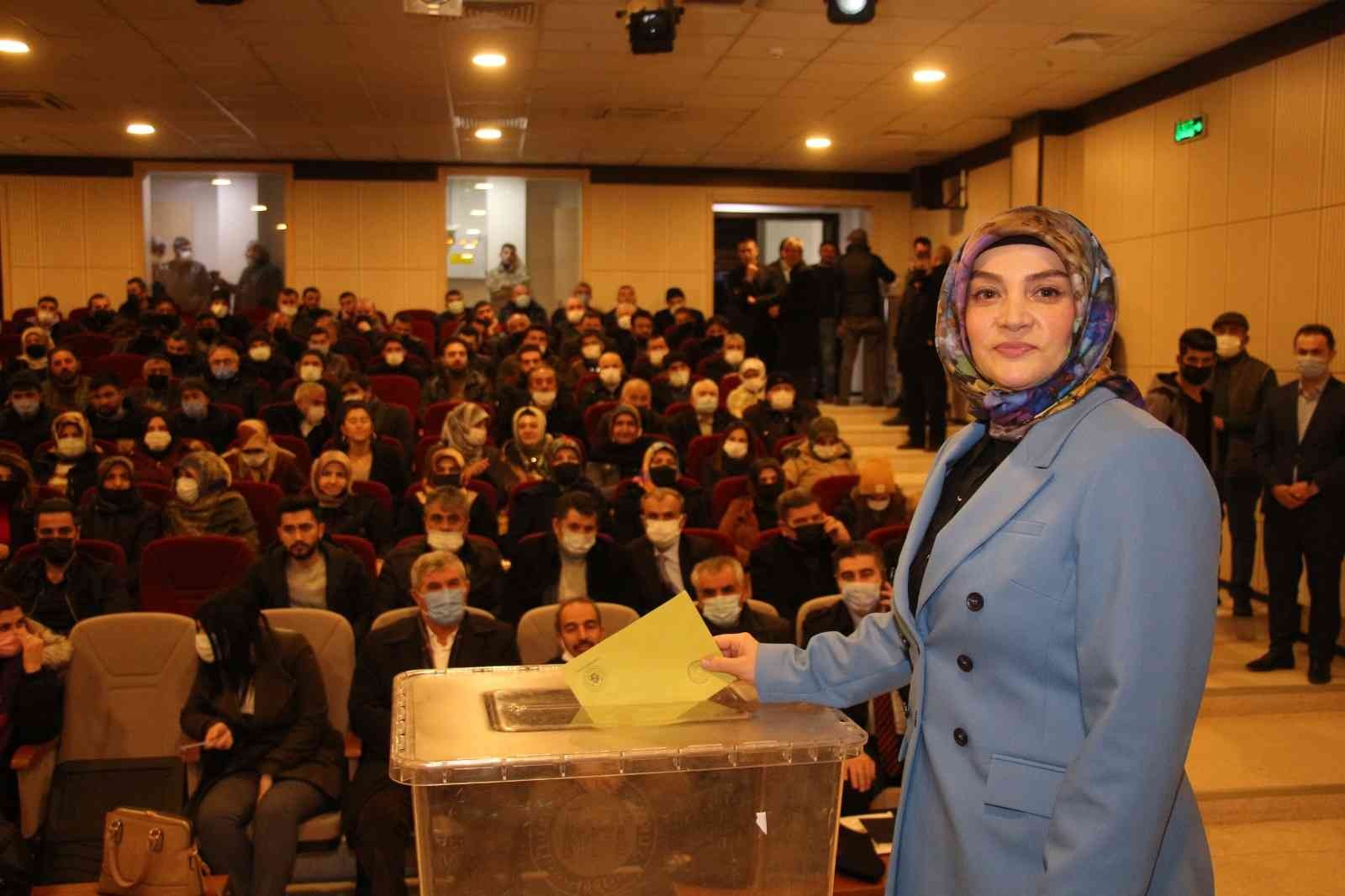 Türkiye’nin ikinci kadın başkanı güven tazeledi #erzurum