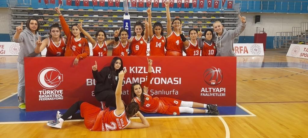 Bağlar Belediyespor’un gençleri bölge şampiyonu oldu #diyarbakir