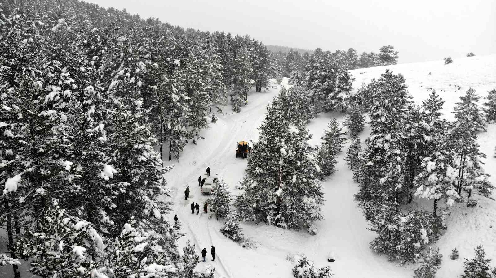 Erzincan’da 142 köy yolu kar ve tipiden ulaşıma kapandı #erzincan