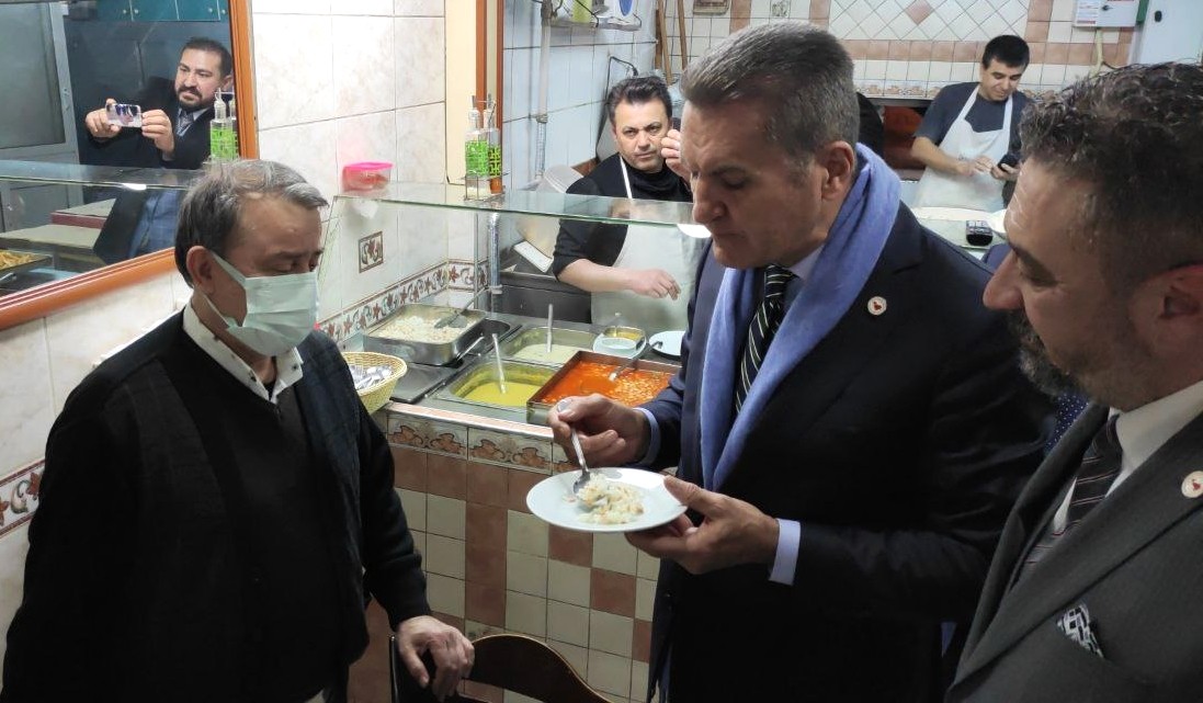Mustafa Sarıgül esnaf lokantasında pilav yedi #denizli