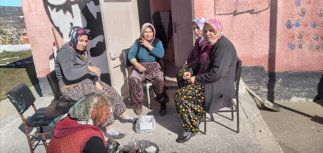 Okul lojmanı ana sınıfı yapmak için kadınlar seferber oldu