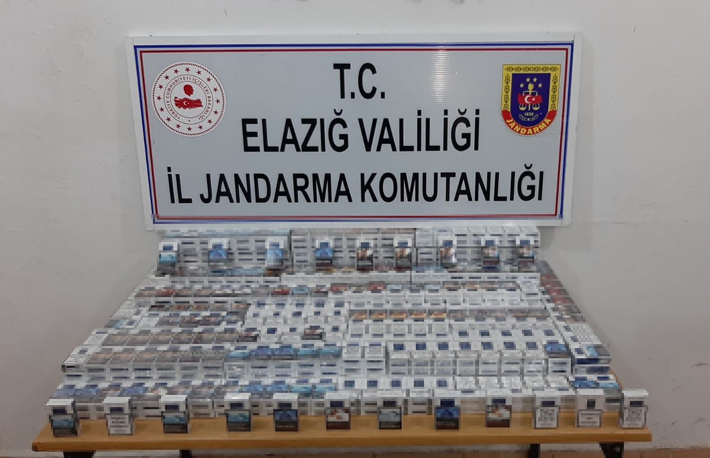 Elazığ’da 910 paket bandrolsüz sigara ele geçirildi #elazig