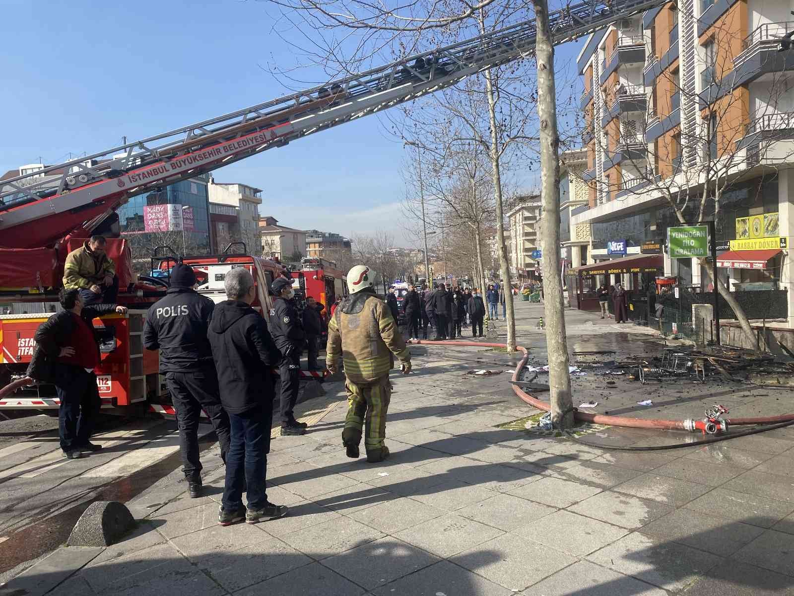 Sancaktepe’de iki katlı binada yangın paniği #istanbul