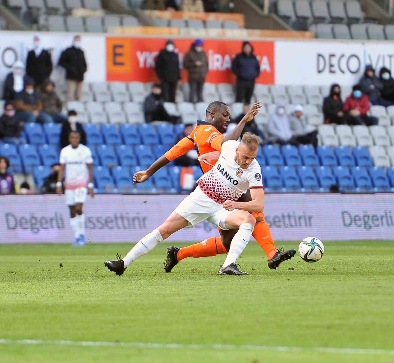 Spor Toto Süper Lig: Başakşehir: 1 - Gaziantep FK: 0 (İlk yarı) #istanbul