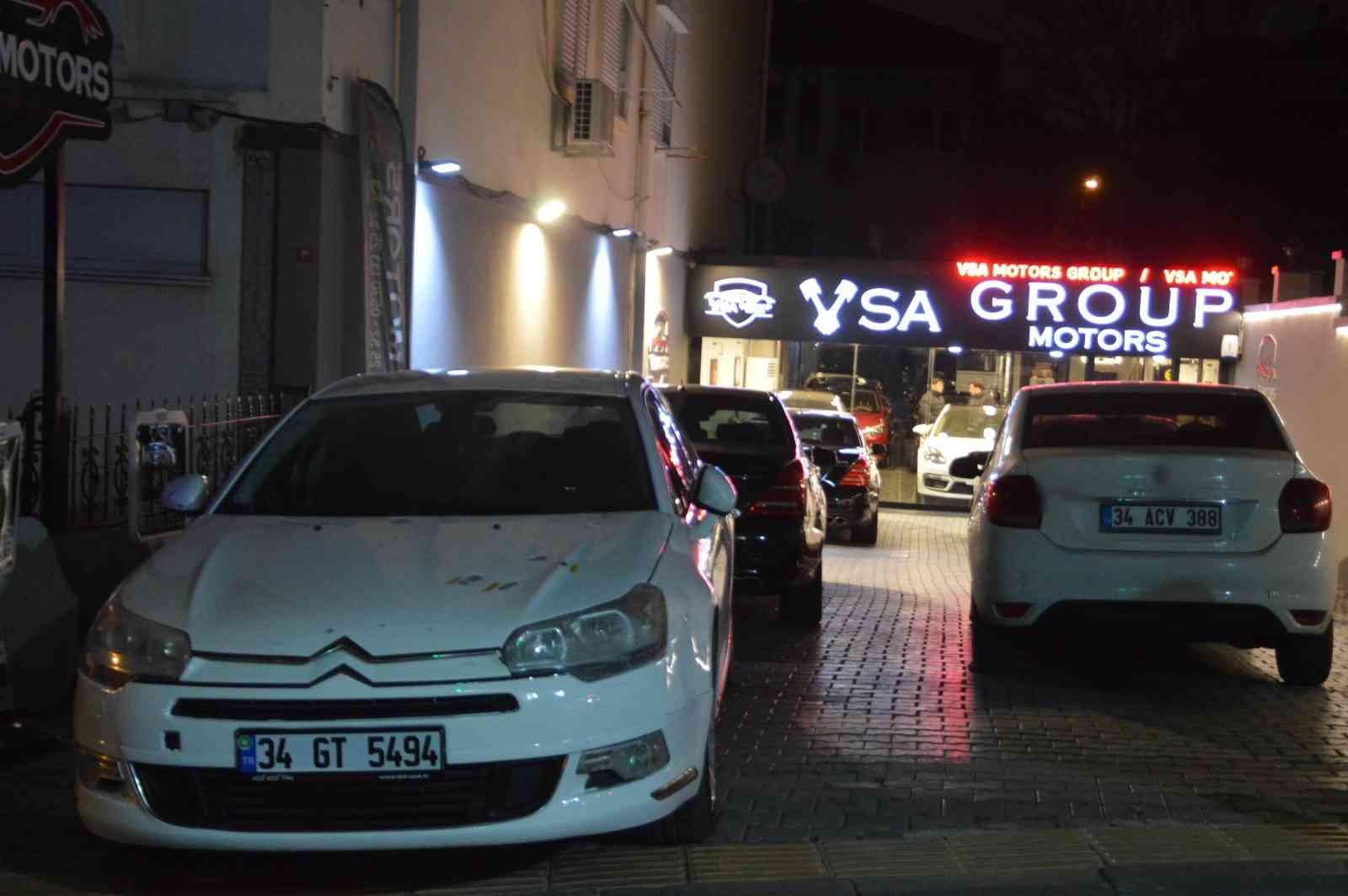 Bakırköy’deki silahlı çatışmada zarar gören 7 otomobil olay yerinden kaldırıldı