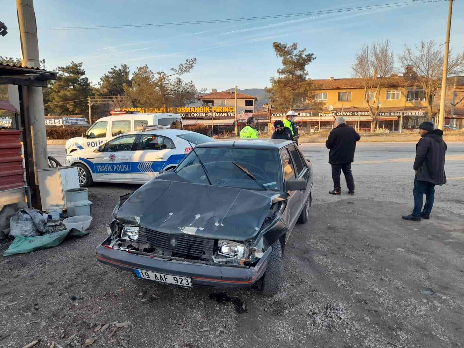 Kırmızı ışıkta duran tıra arkadan çarptı: 1 yaralı