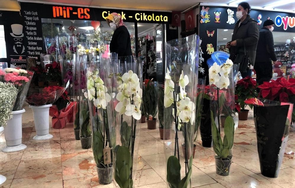 Çiçekçilerde 14 Şubat mesaisi #erzincan