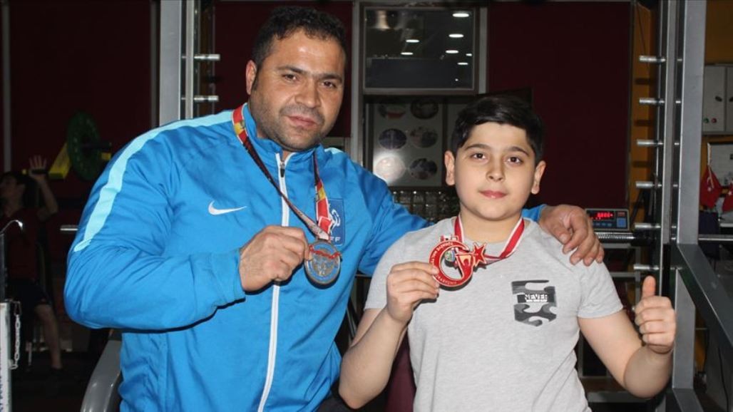 Ağrılı Halterci Batuhan Akbaş Türkiye Şampiyonu oldu #agri