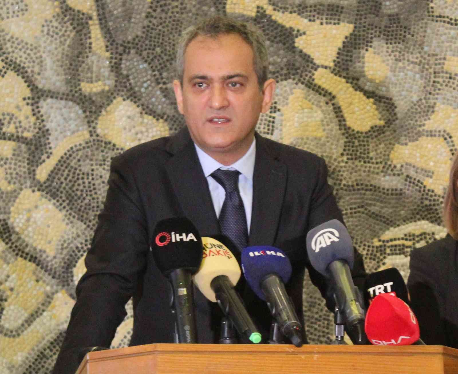 Bakan Özer, Gaziantep’teki eğitim yatırımları hakkında bilgi verdi #gaziantep
