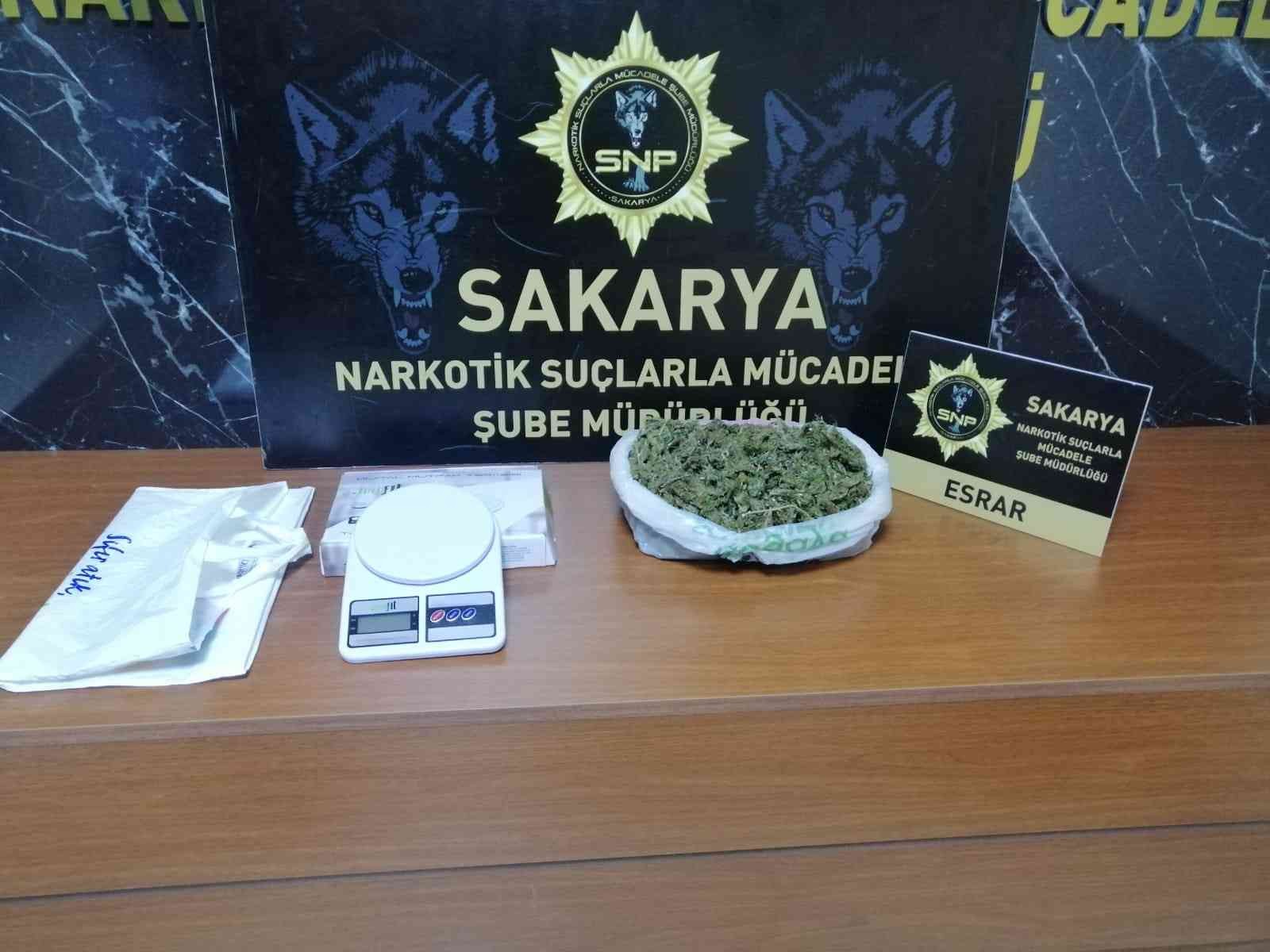 Sakarya’da uyuşturucu operasyonlarında 4 gözaltı