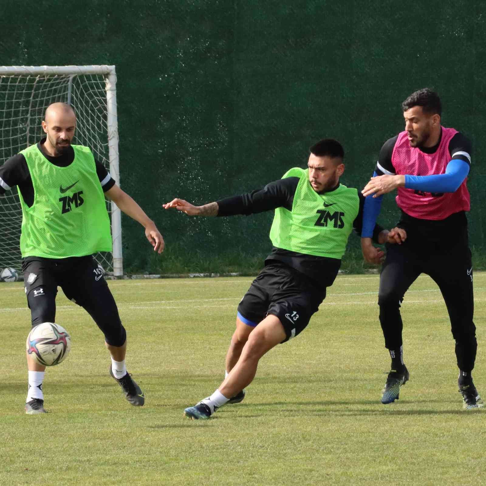 Altay, Beşiktaş’a hazırlanıyor