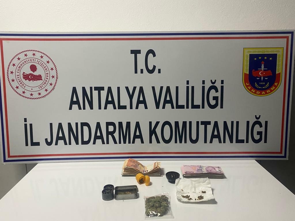 Antalya’da uyuşturucu satıcılarına operasyon: 1 gözaltı