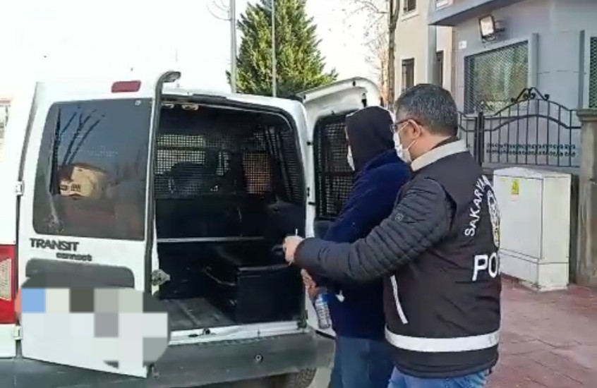 Sakarya polisinden 19 farklı adrese operasyon: 19 gözaltı #sakarya