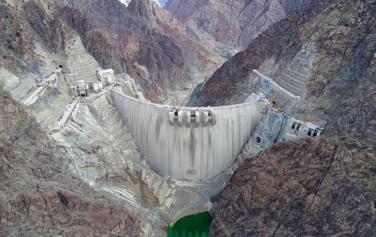 Türkiye’nin en yüksek gövdeli barajı su tutmaya hazırlanıyor #artvin