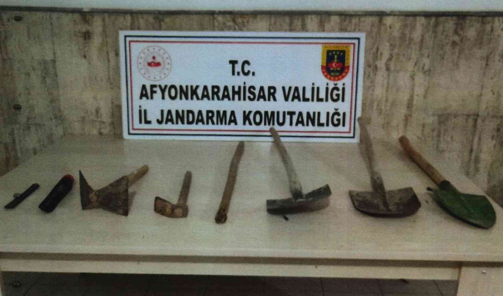 Define avcıları saklandıkları ağaçlık alanda yakalandı