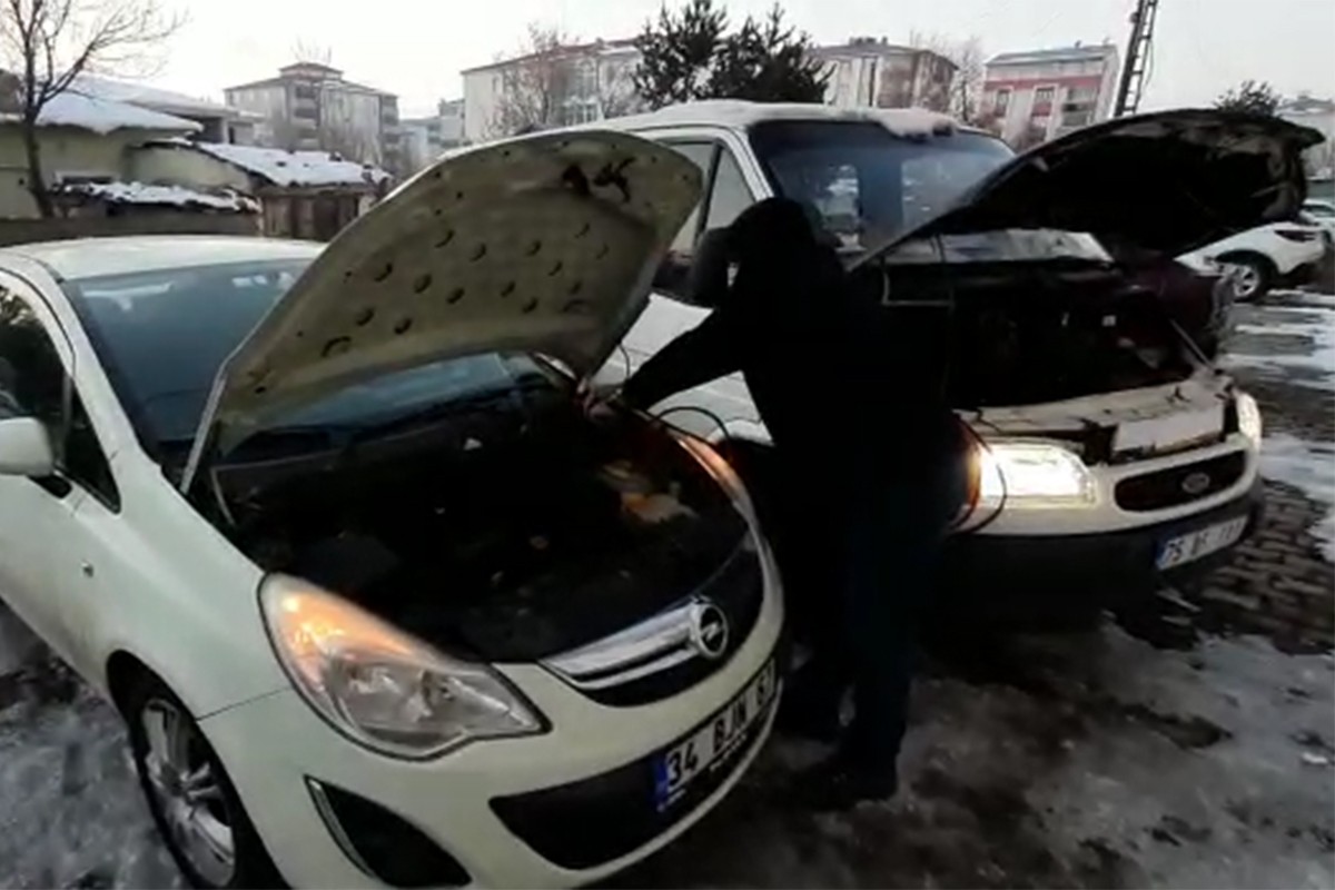Ardahan’da Sibirya soğukları: Benzinli araç dahi dondu #ardahan