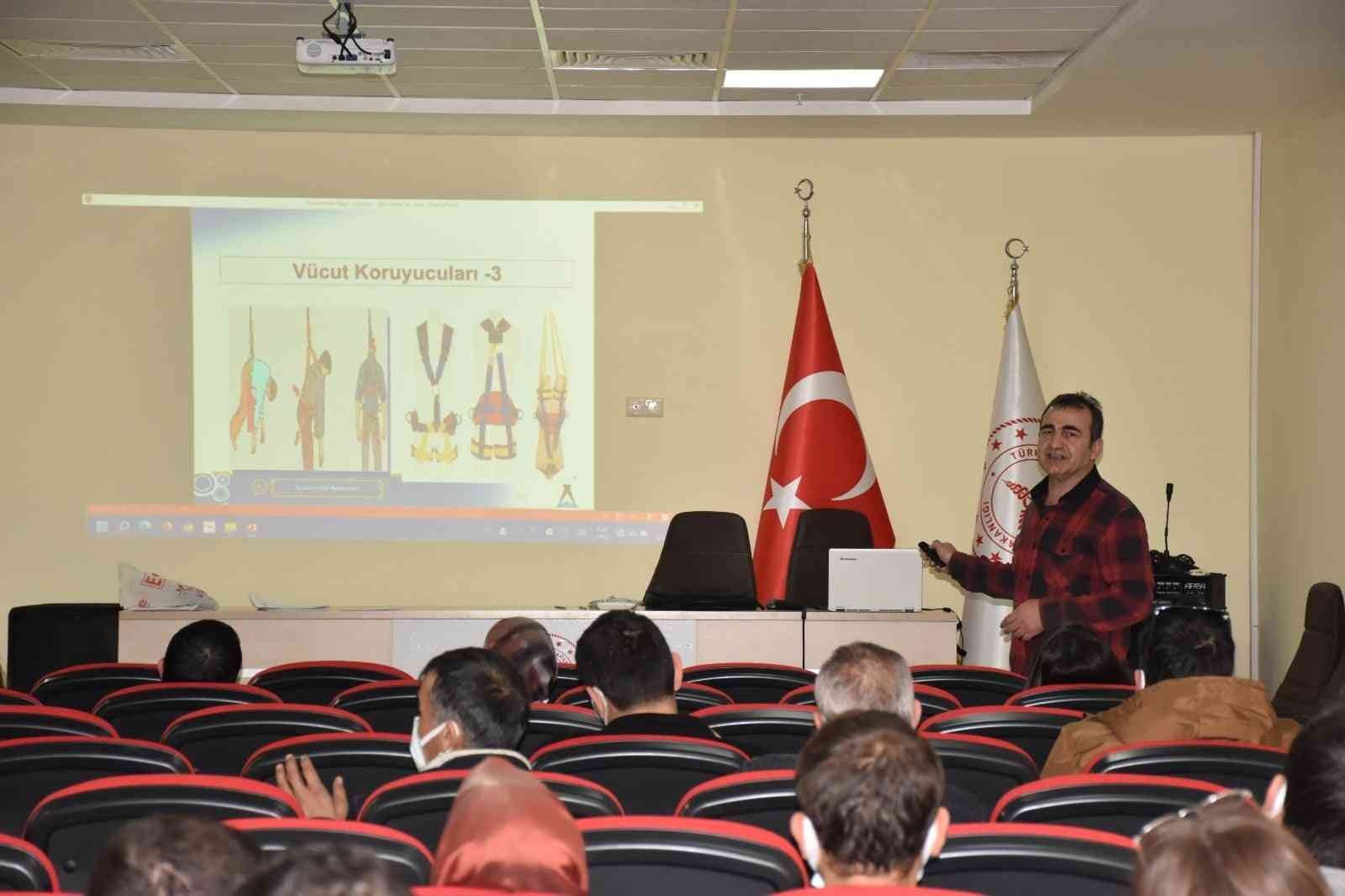 Laboratuvar personeline İş Sağlığı ve Güvenliği eğitimi verildi