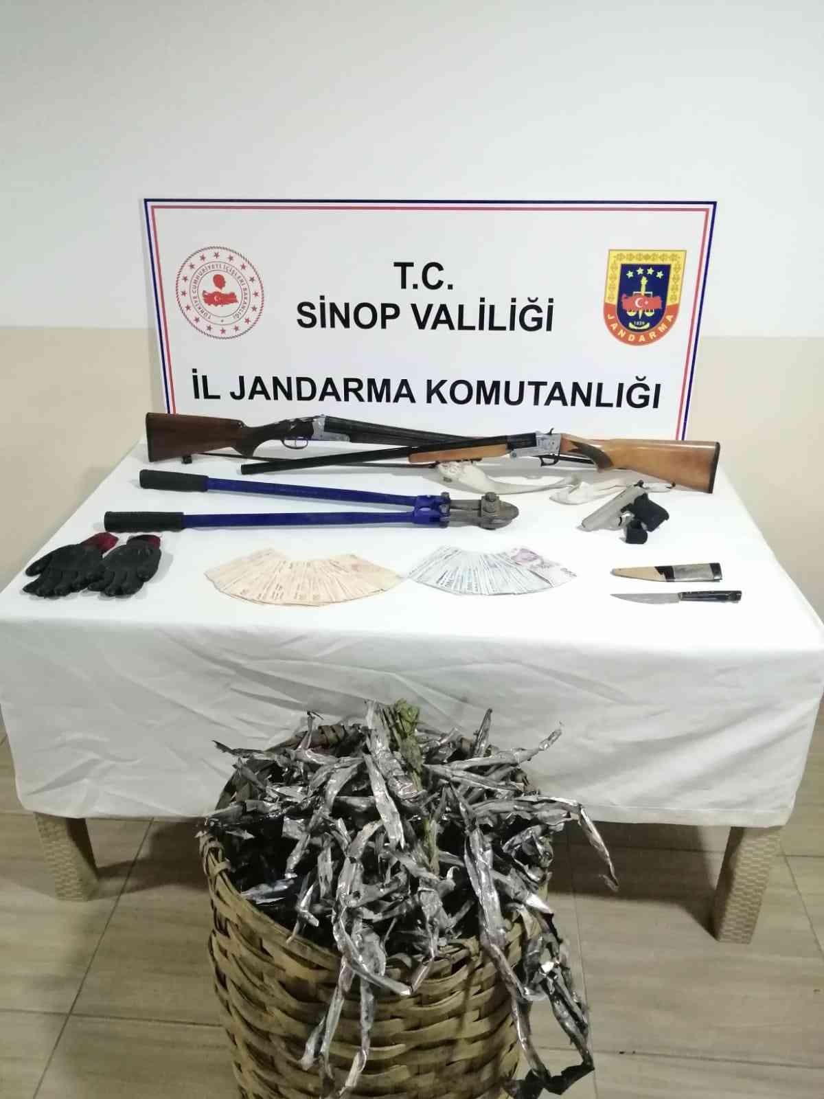 Sinop’ta kablo hırsızları yakalandı #sinop