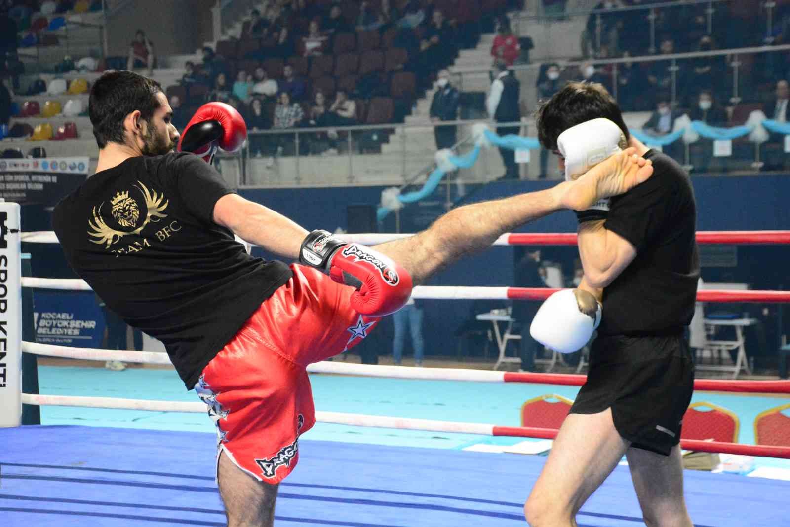 Büyükler Profesyonel Kick Boks Türkiye Şampiyonası Kocaeli’de başladı #kocaeli