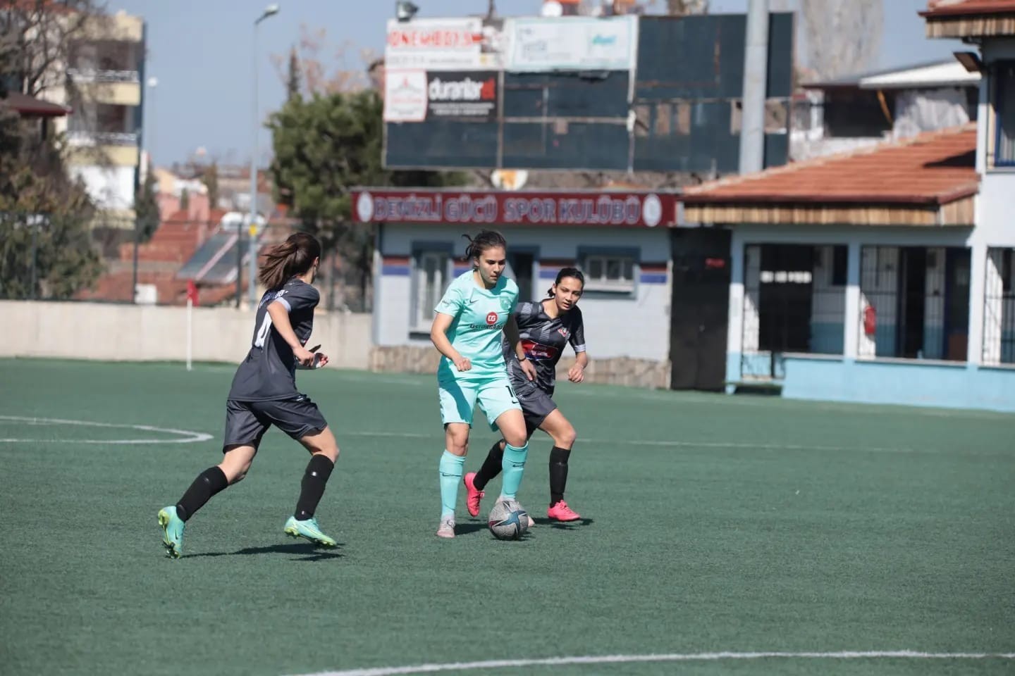 Üstek Group Horozkent Spor, 3 puanı 3 golle kazandı #denizli