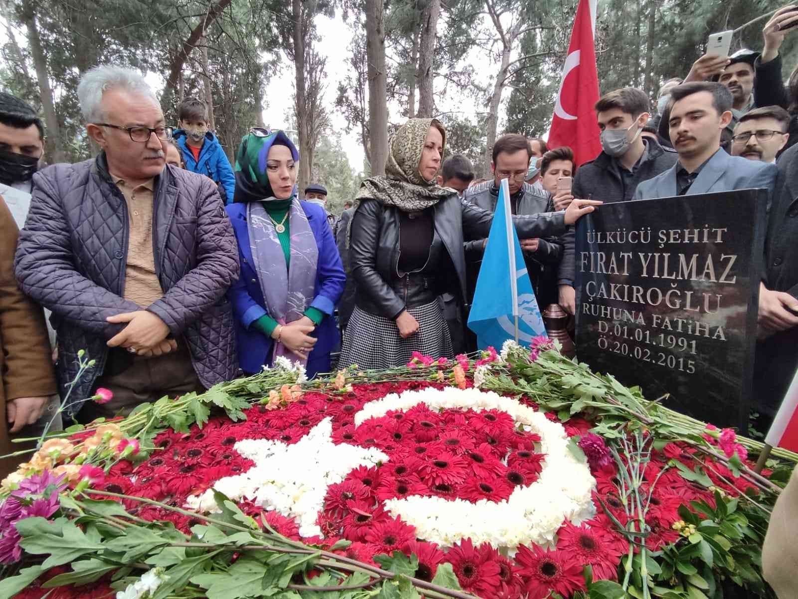 Üniversitede bıçaklı saldırıda hayatını kaybeden Fırat Çakıroğlu ölümünün 7. yılında anıldı