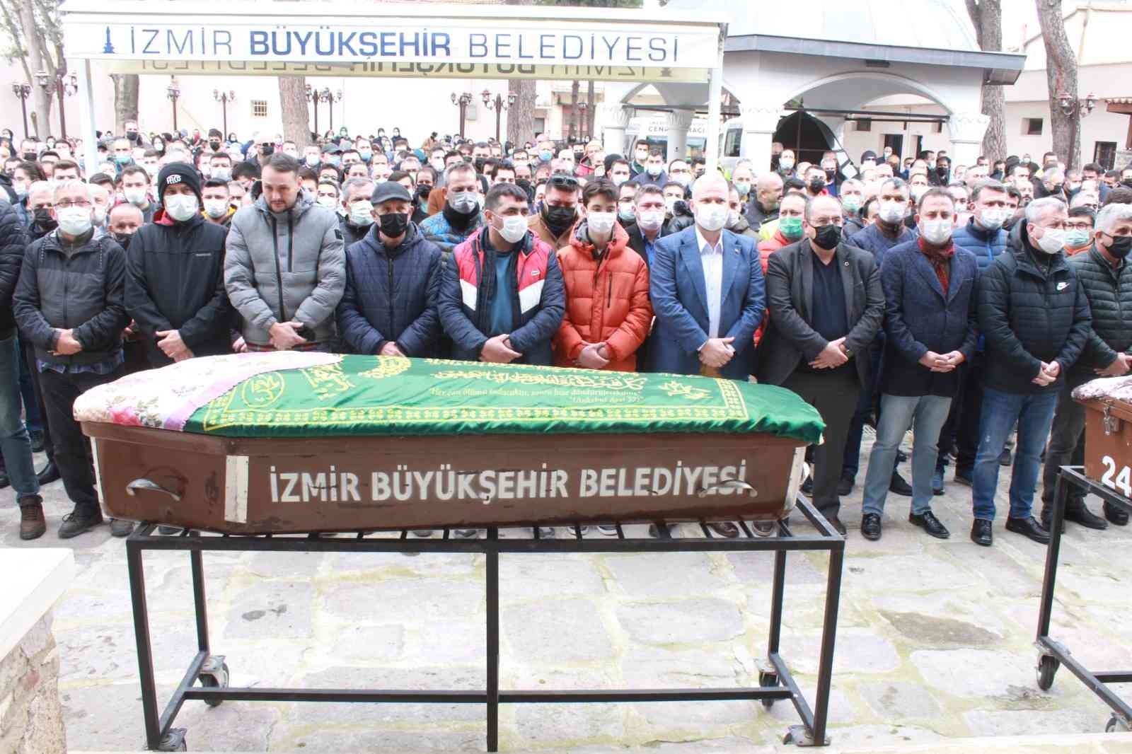 Tur kazasında ölen Yasemin Özkan son yolculuğuna uğurlandı #izmir